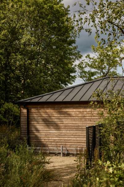 Wohnangebot mit besonderem Fokus auf Nachhaltigkeit mit Stahldächern, Kirke Værløsevej 52, 3500 Værløse, Dänemark